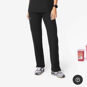 NWT!! Figs Kade Cargo Scrub Pants